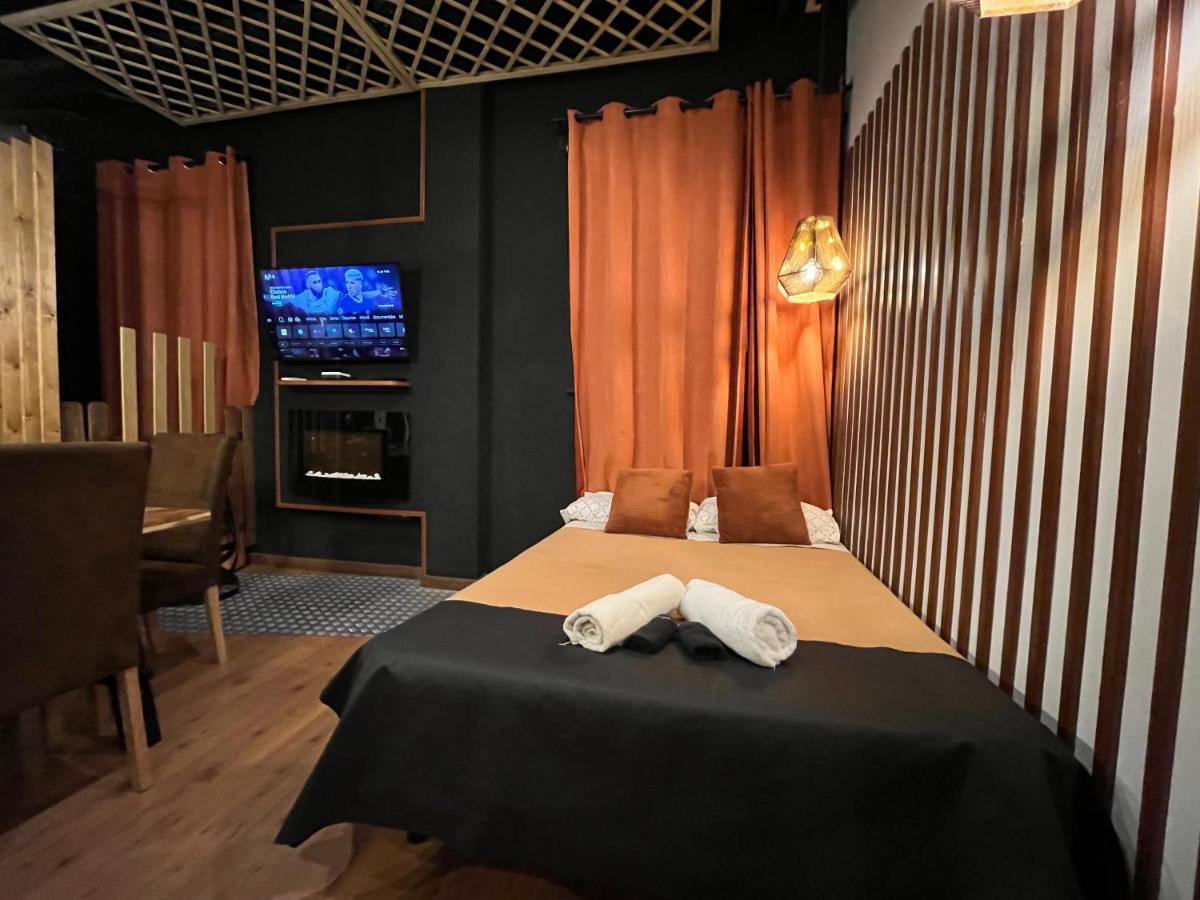 马德里Chic4 Luxury Gran Via公寓 外观 照片